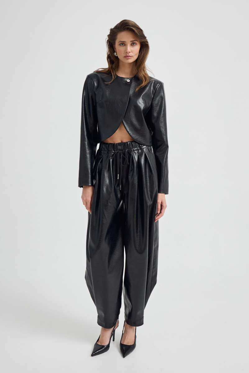 Укороченный жакет из экокожи Shtripling, цвет: Черный, SHJKT009BLK купить онлайн