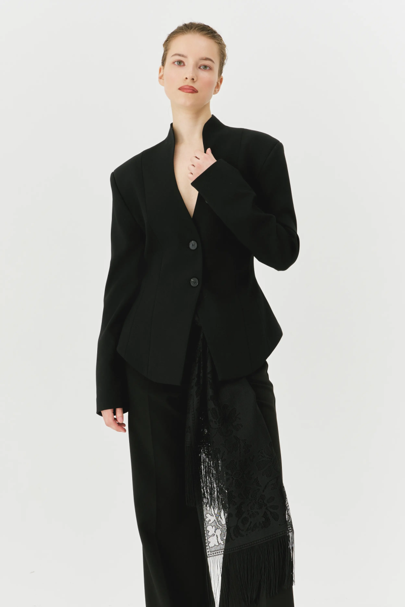 Жакет приталенный с рельефным воротником