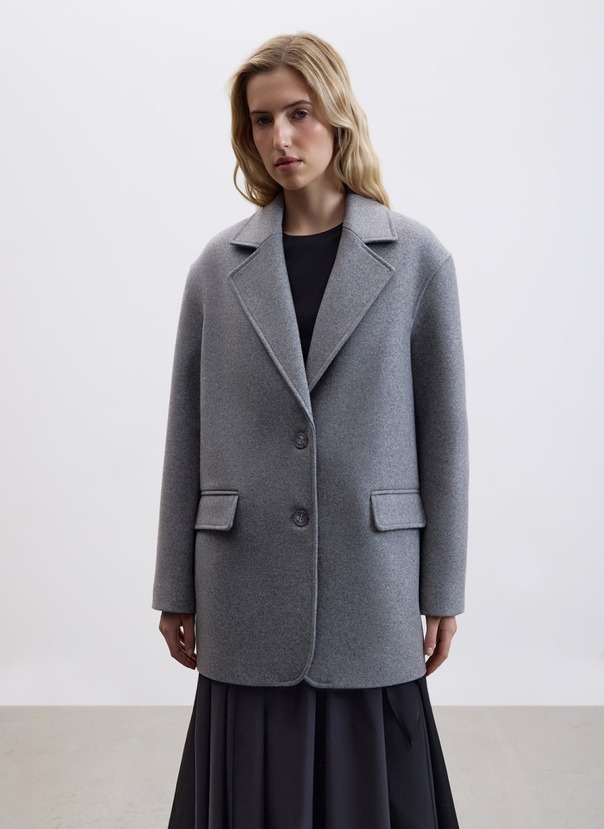 Полупальто объемного силуэта