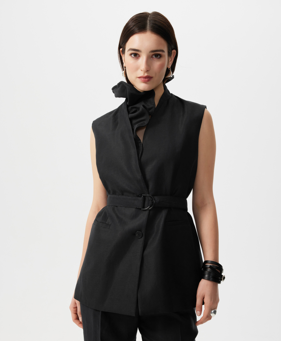 Жилет с отстегивающейся асимметричной оборкой