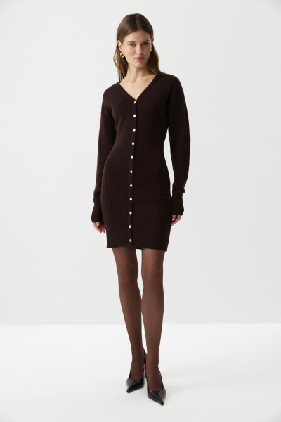 Платье приталенного силуэта с пуговицами Charmstore, цвет: коричневый, 306-51898-551 купить онлайн