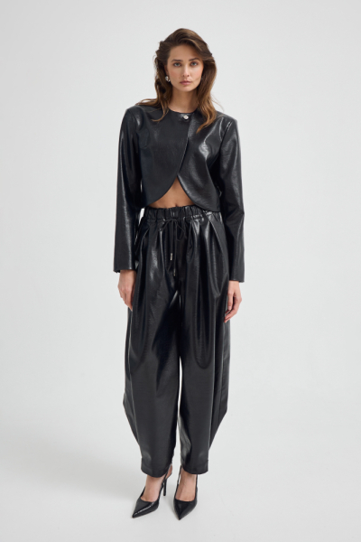 Брюки из экокожи