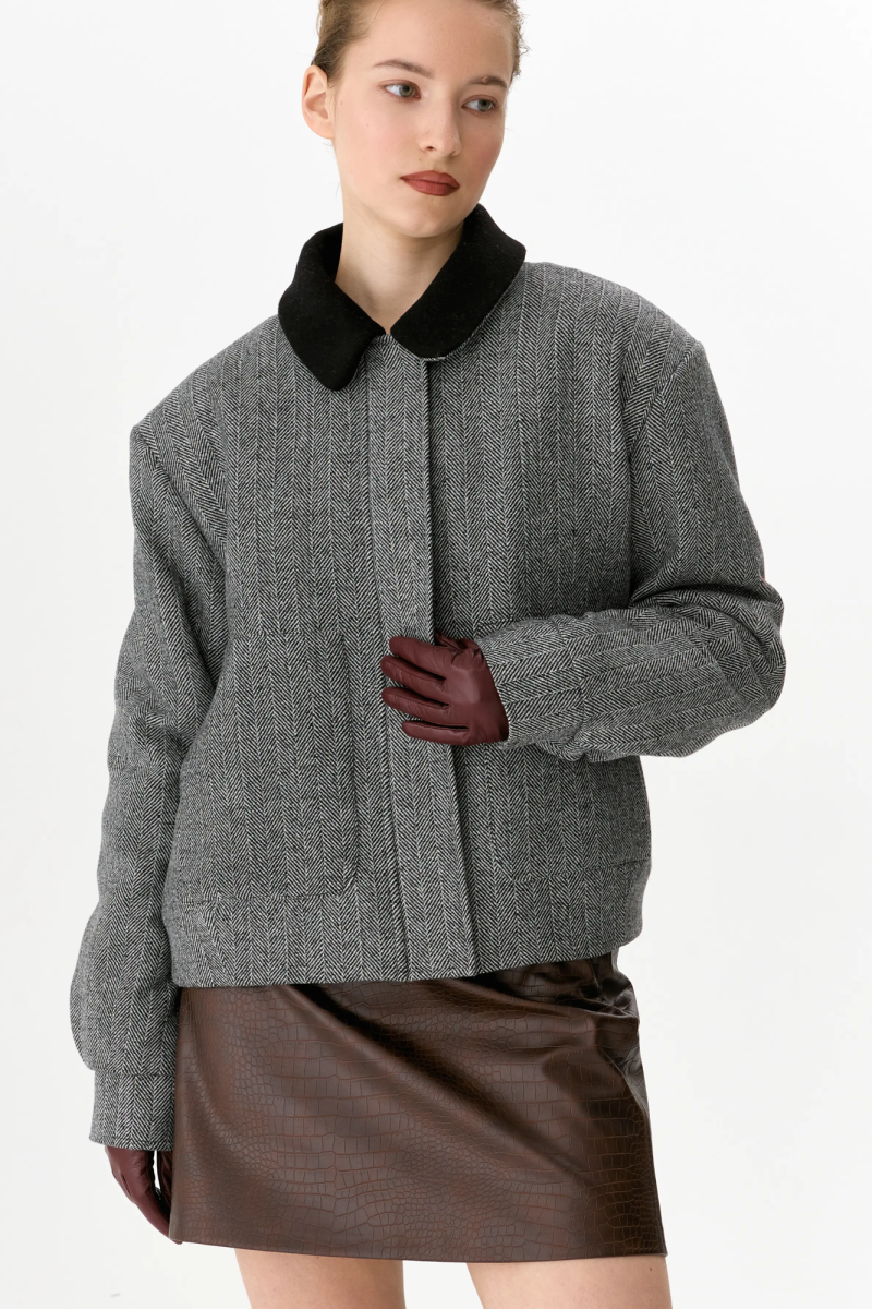 Бомбер из шерсти утепленный с контрастным воротником