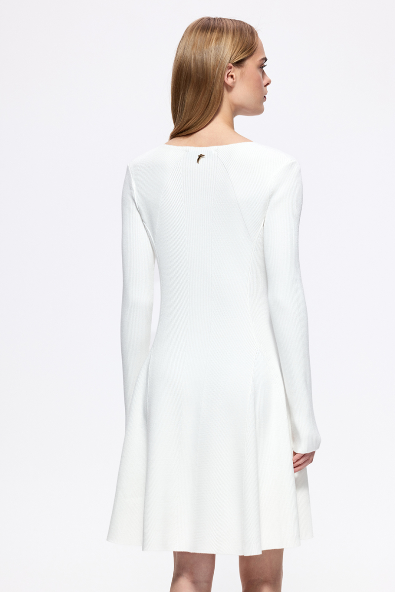 Вязаное расклешенное платье DREAMS BY ALENA AKHMADULLINA, цвет: белый, 126104070304457/102000 купить онлайн