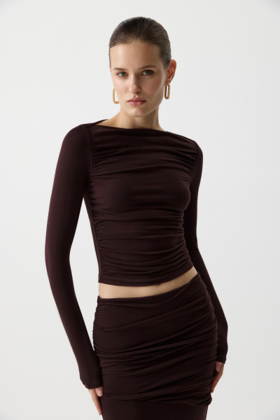 Лонгслив с вырезом лодочка Charmstore, цвет: коричневый, 205-53165-551 купить онлайн