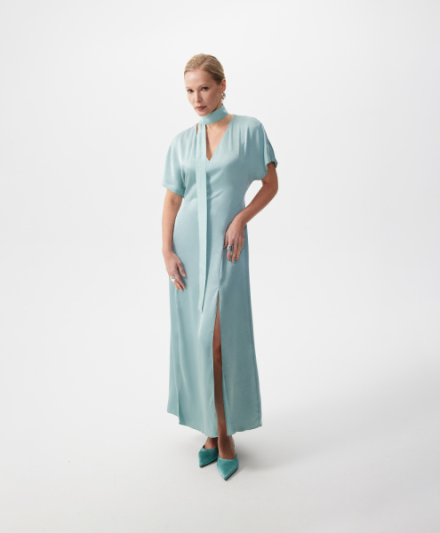 Платье макси приталенного кроя из шелковистой ткани