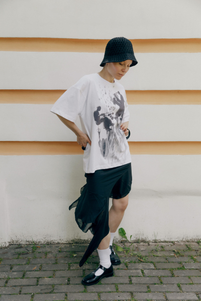 Футболка звуковые блики UNKE, цвет: белый, 2502TSH002C_WH купить онлайн