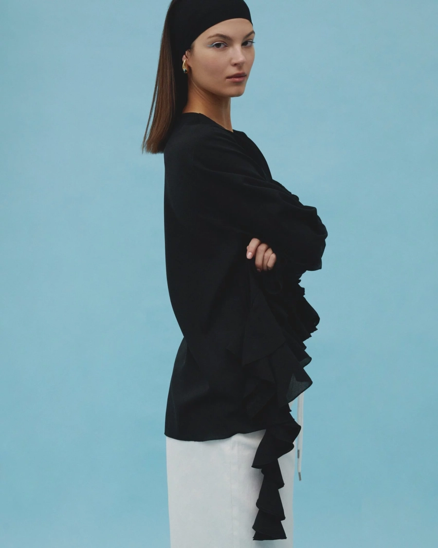 Блуза с воланами Anmuse, цвет: Черный, RB23W61-BLC купить онлайн