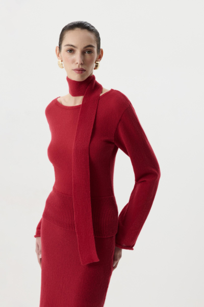 Лонгслив с шарфом