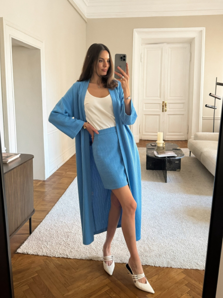 Накидка из фактурного трикотажа