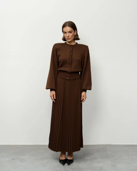 Вязаный костюм с длинной юбкой