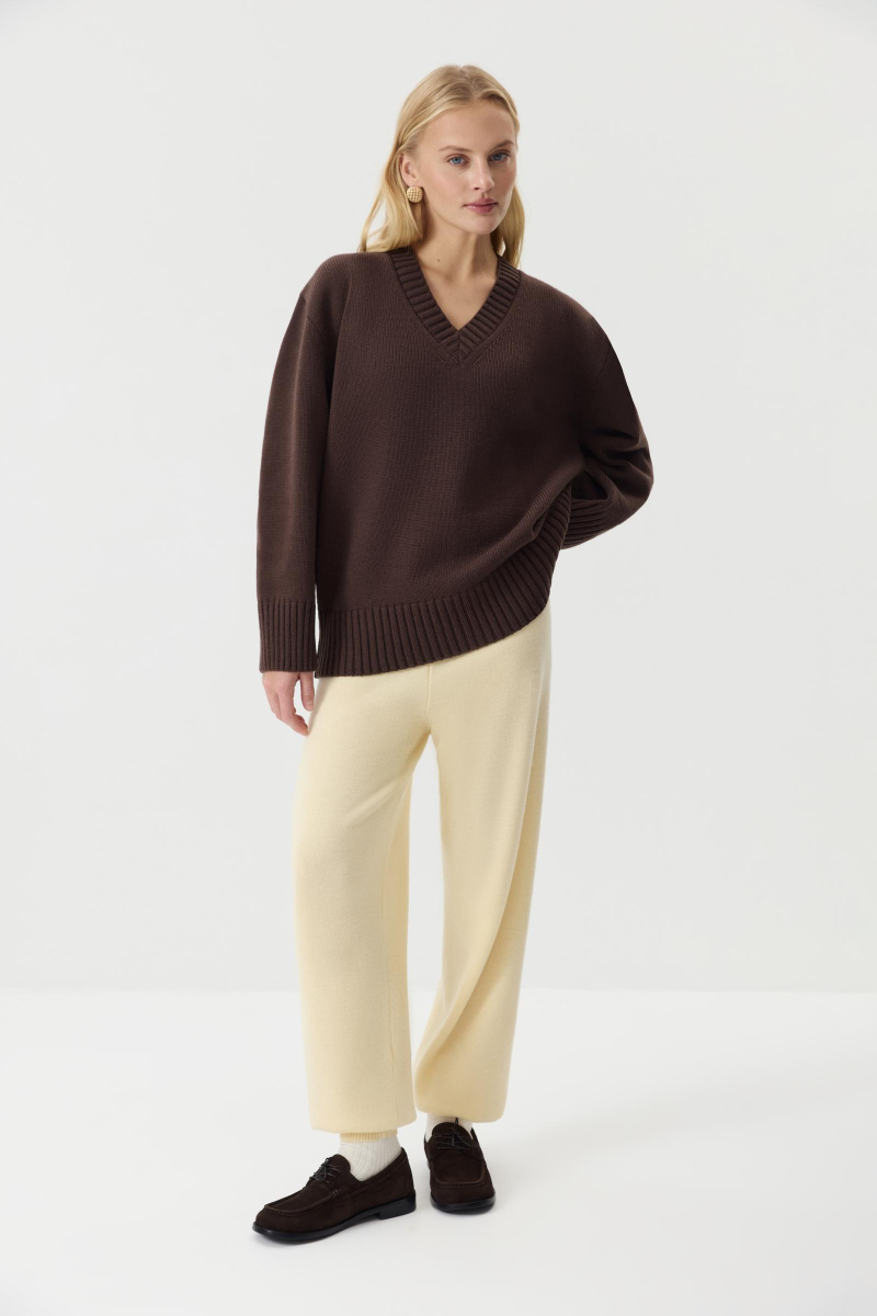 Джемпер V-neck из шерсти мериноса Charmstore, цвет: шоколадный, 303-45698-551 купить онлайн