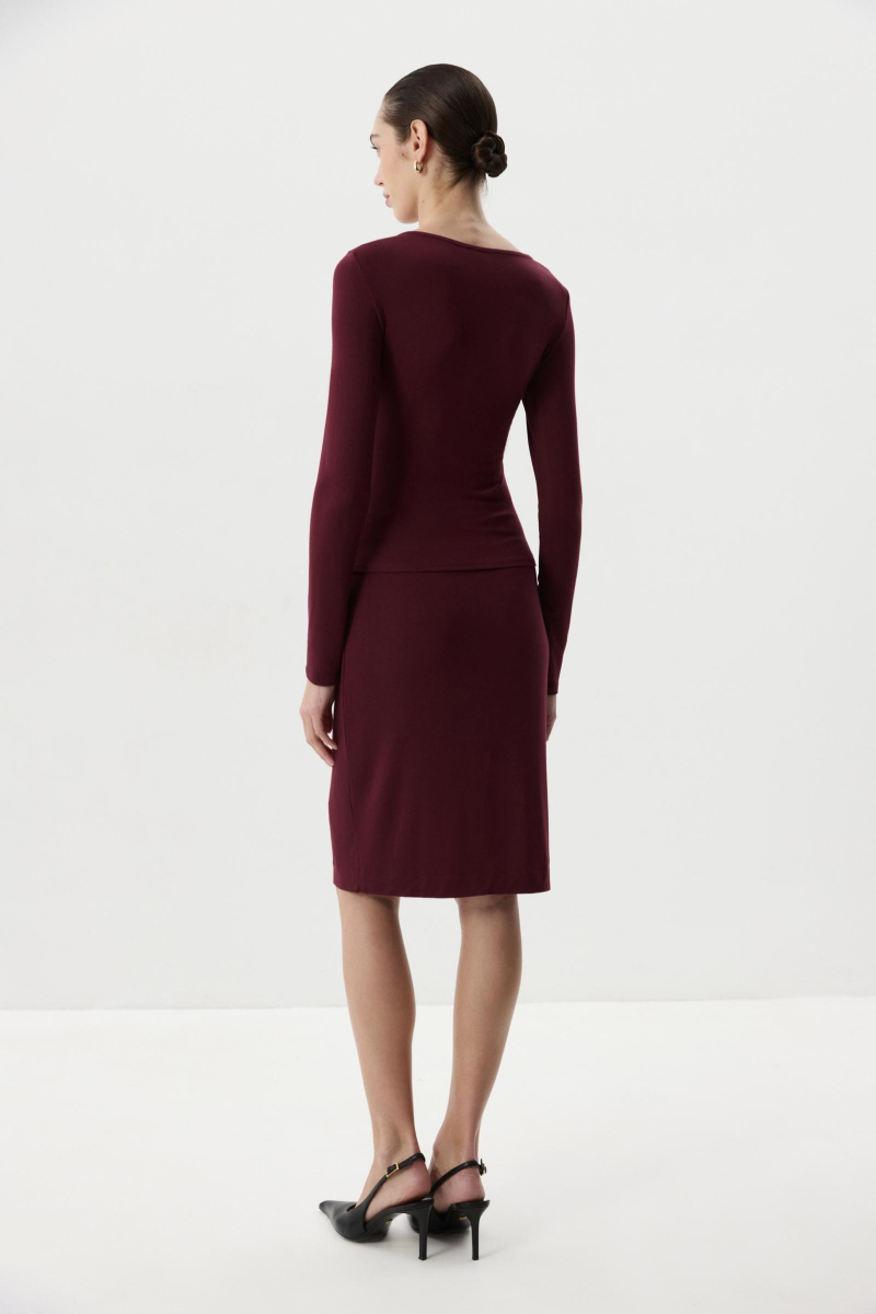 Лонгслив с декоративным элементом Charmstore, цвет: Бордовый, 205-50665-451 купить онлайн