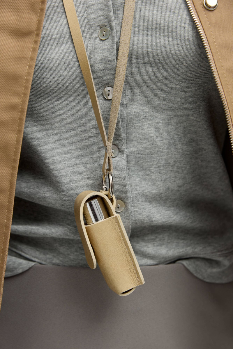 Футляр для помады из кожи AROUND, цвет: бежевый 3_7L02 купить онлайн