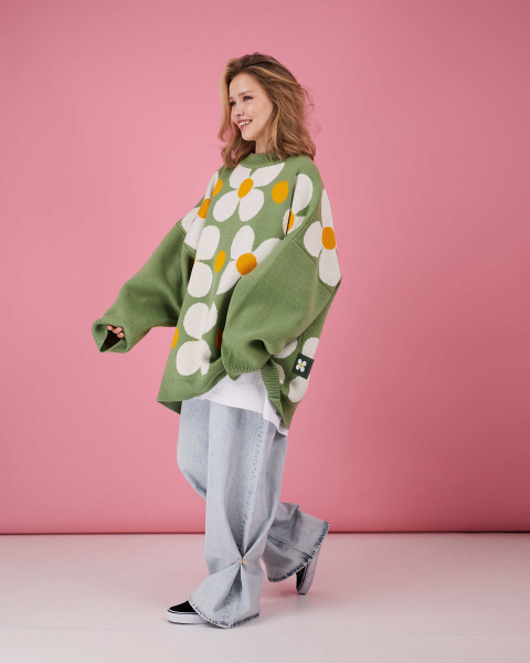 Свитер оверсайз с ромашками TABOO, цвет: зеленый, svsgusia01 купить онлайн