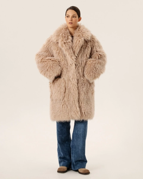 Пальто из эко-меха двустороннее Anmuse, цвет: бежевый, FUR24W120-DS-1 купить онлайн
