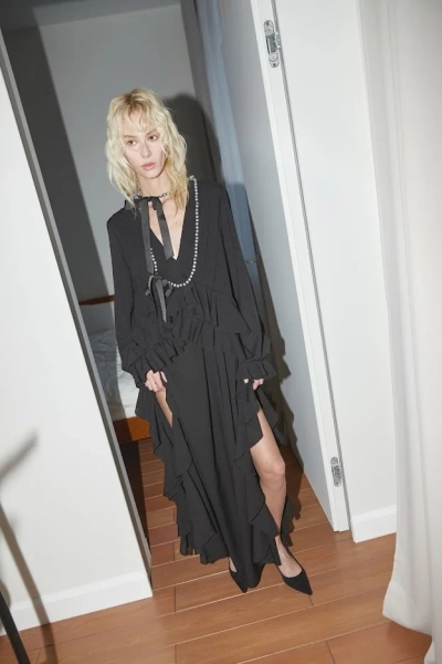 Платье с воланами