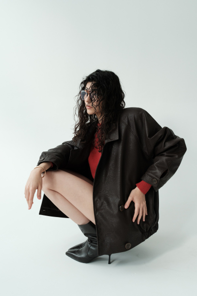 Бомбер винтажный НИ ИМЕНИ, НИ ПОХОЖИХ, цвет: коричневый, 00-00000375 купить онлайн