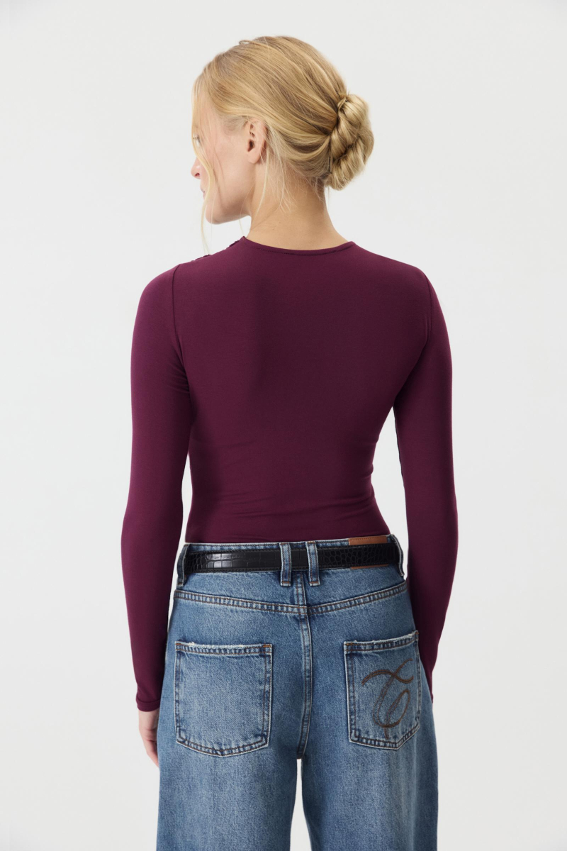 Лонгслив с драпировкой Charmstore, цвет: сливовый, 205-44265-680 купить онлайн Лонгслив с драпировкой Charmstore, цвет: сливовый, 205-44265-680 купить онлайн