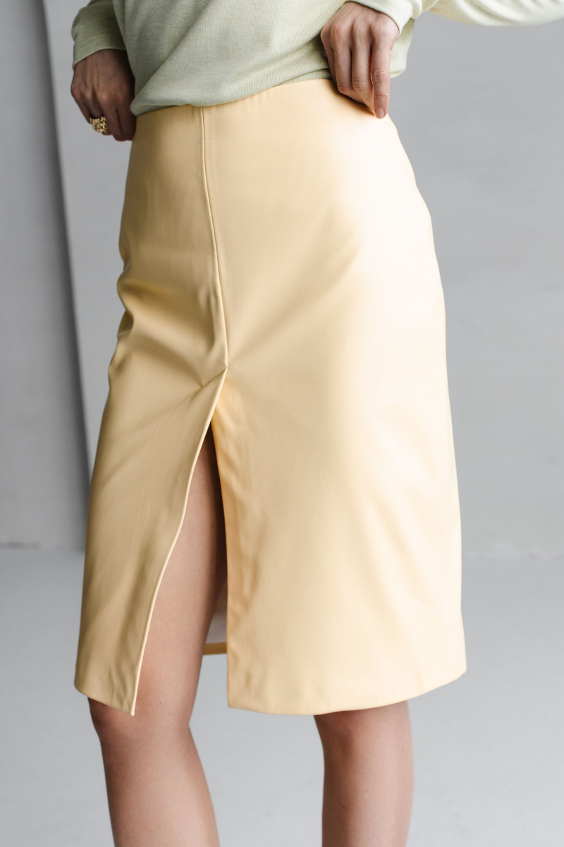 Юбка из экокожи с разрезом миди VLVT, цвет: Желтый, 00-00005302 купить онлайн