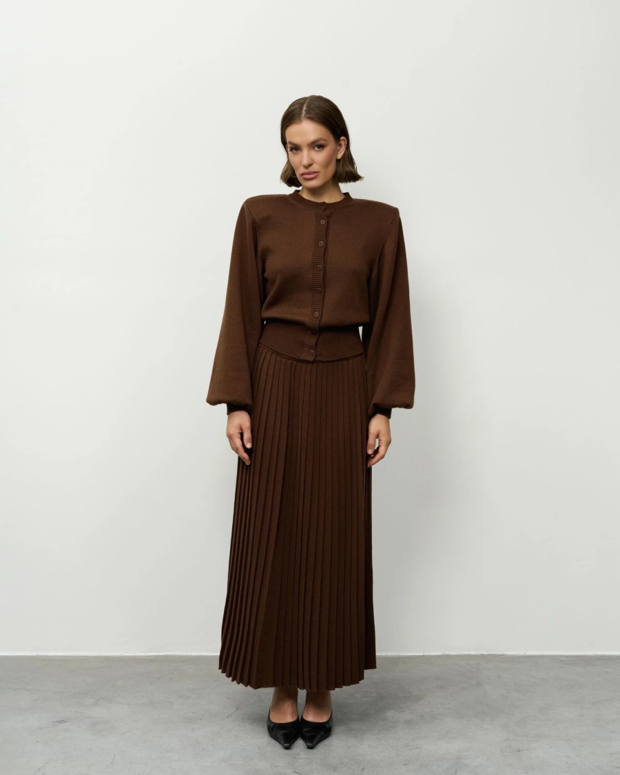 Вязаный костюм с длинной юбкой