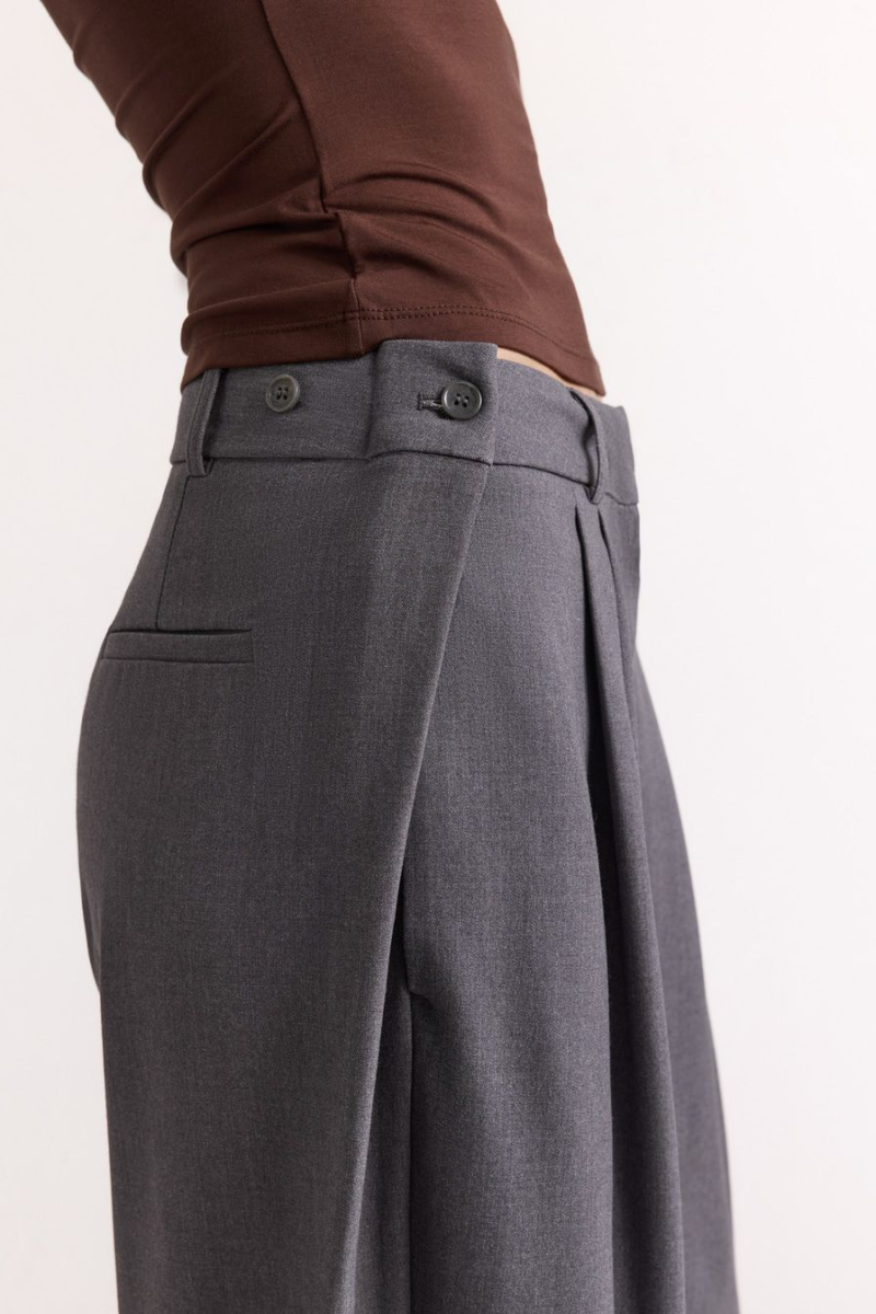 Брюки широкие с защипами TOPTOP, цвет: серый, TTS.032.18768.800 купить онлайн