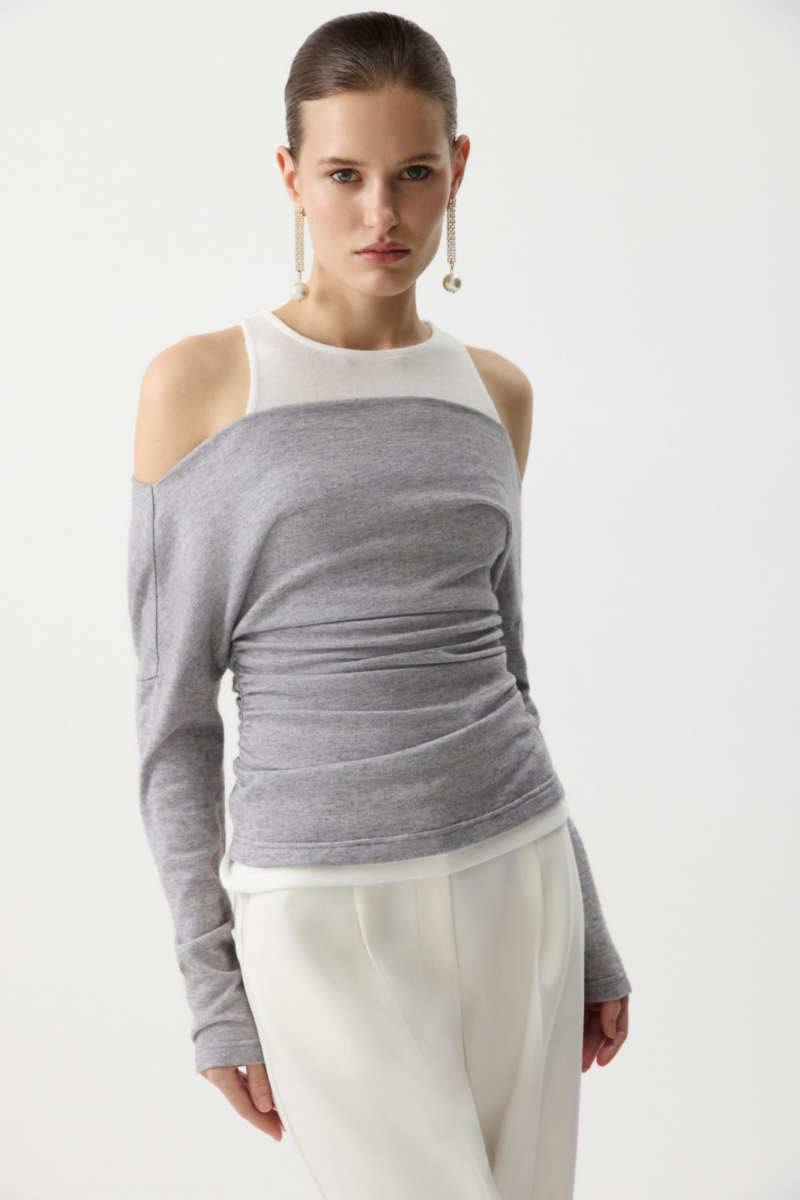 Лонгслив со спущенным плечом из мягкого трикотажа