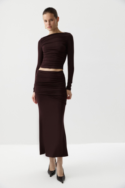 Лонгслив с вырезом лодочка Charmstore, цвет: коричневый, 205-53165-551 купить онлайн