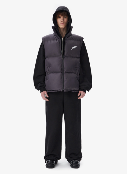 Жилет с объемным силуэтом