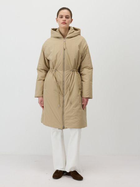 Утепленное пальто со съемным капюшоном