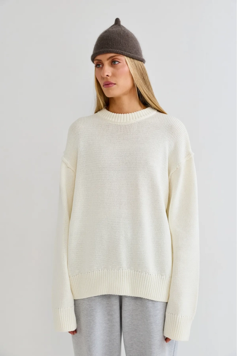 Джемпер с наружными швами