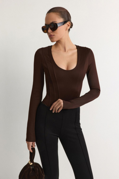 Боди с широкими плечами