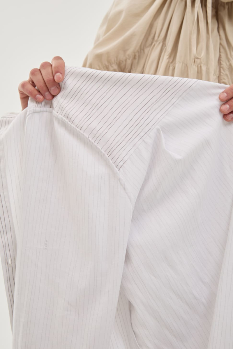 Рубашка мягкая в нарисованную полоску UNKE, цвет: белый, 2601SH001C_WH купить онлайн