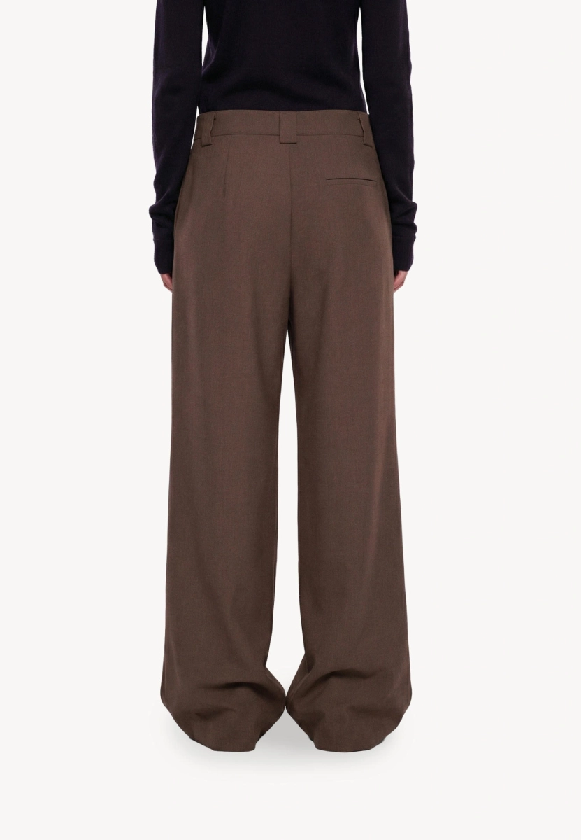 Женские брюки с защипами MUTED, цвет: коричневый, 905310.WPNT0017_Brown купить онлайн