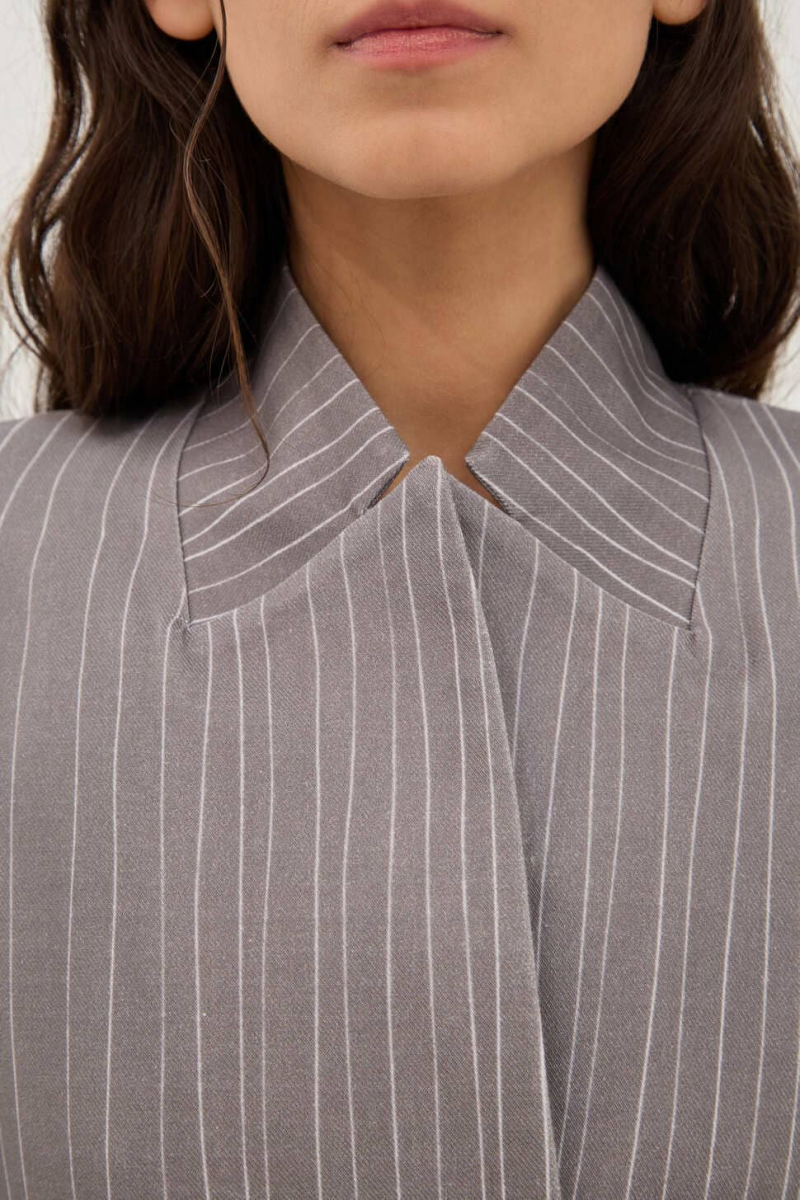 Платье-пиджак с фартуком в нарисованную полоску UNKE, цвет: серый, 2601D001T_GR купить онлайн