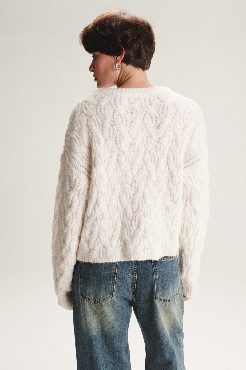 Джемпер прямой с косичками SAGAS, цвет: белый, 3200200 купить онлайн Джемпер прямой с косичками SAGAS, цвет: белый, 3200200 купить онлайн
