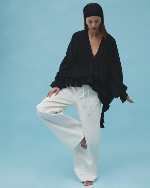 Блуза с воланами Anmuse, цвет: Черный, RB23W61-BLC купить онлайн