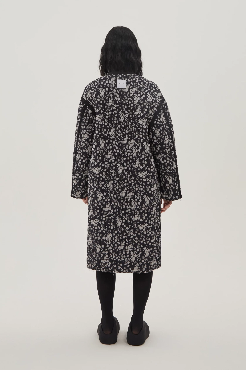 Пальто двухсторонее стеганное UNKE, цвет: Черный, 2601С00P_BL/FL купить онлайн