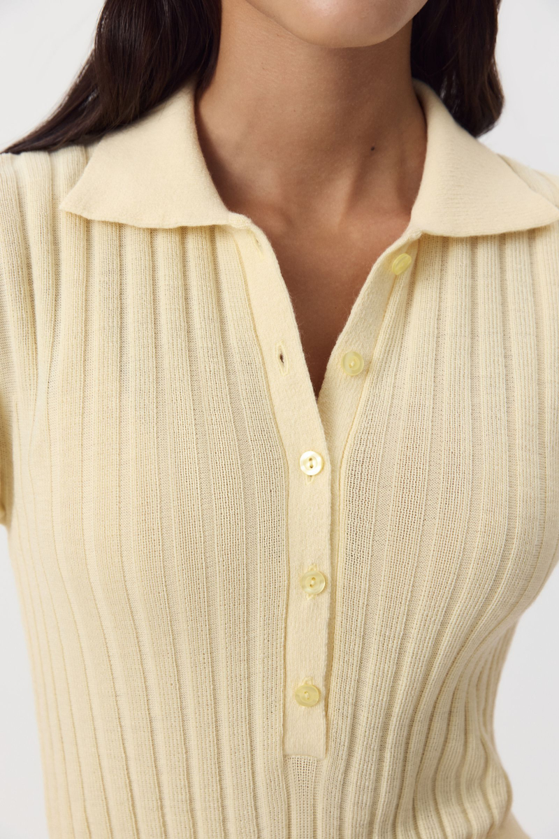 Платье-поло с шерстью Charmstore, цвет: белый, 306-40498-113 купить онлайн