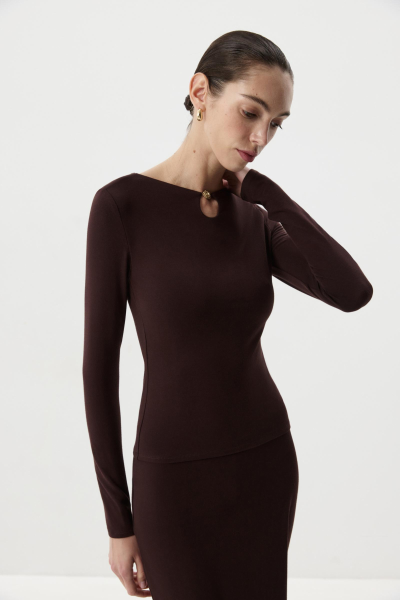 Лонгслив с декоративным элементом Charmstore, цвет: коричневый, 205-50665-551 купить онлайн