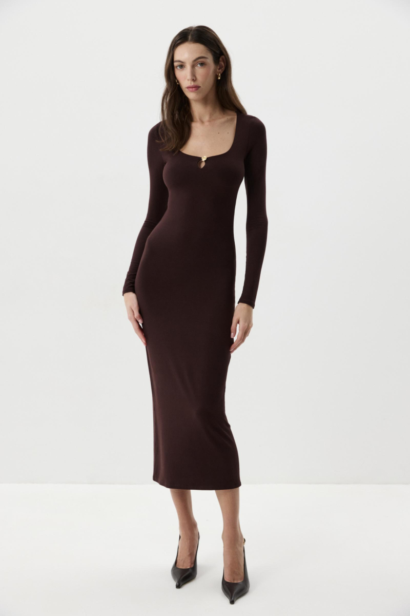 Платье миди с декоративным элементом