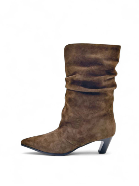 Сапоги демисезонные из натуральной замши Сапоги демисезонные из натуральной замши