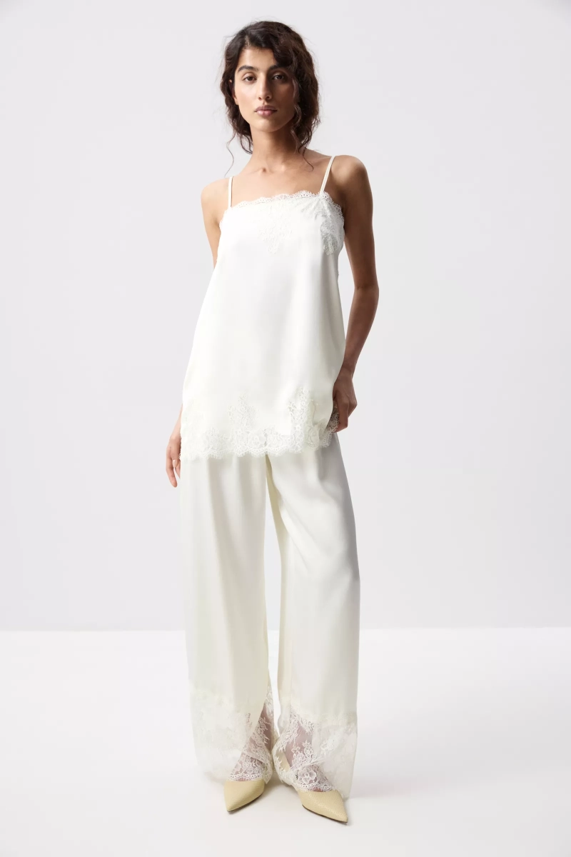 Топ на бретелях с кружевом Charmstore, цвет: молочный, 114-56760-111 купить онлайн