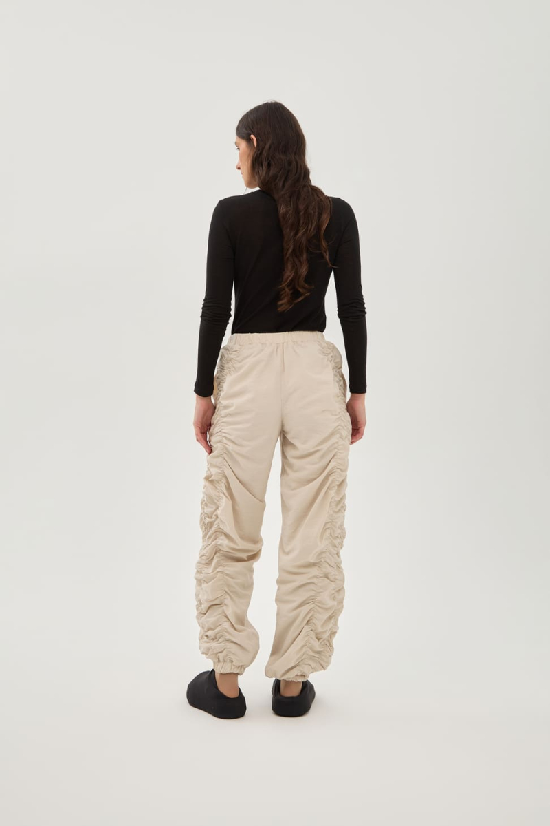 Брюки ренессансные жемчужные UNKE, цвет: бежевый, 2601TR004T_BE купить онлайн