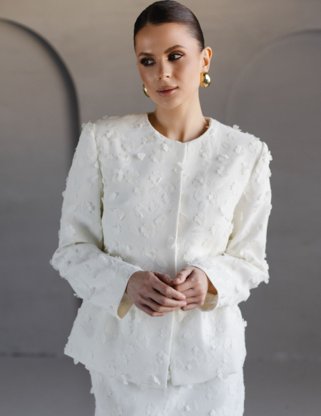 Жакет из твида с баской