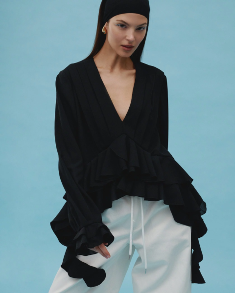 Блуза с воланами