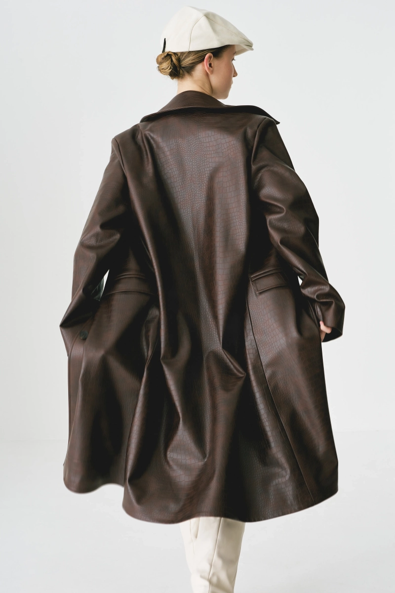 Тренч удлиненный из экокожи с эффектом тиснения Ricoco, цвет: коричневый, 7049/2 купить онлайн