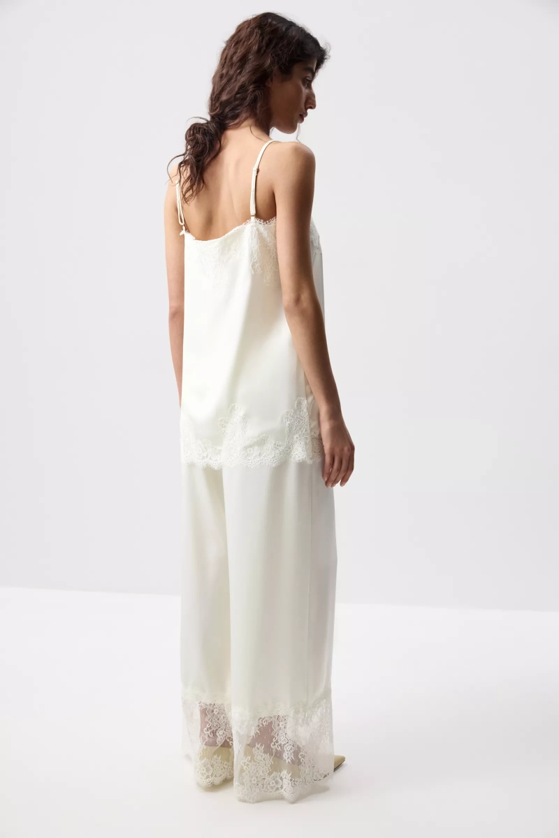 Топ на бретелях с кружевом Charmstore, цвет: молочный, 114-56760-111 купить онлайн