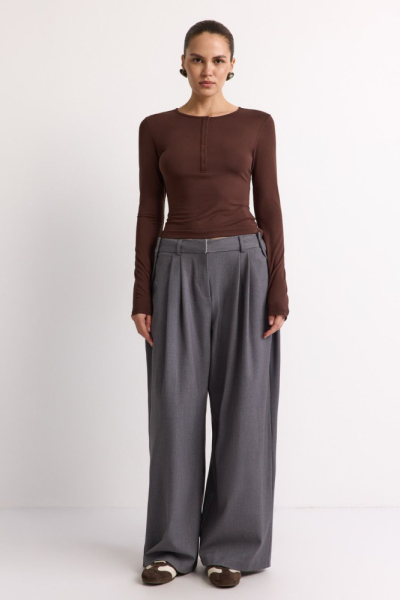 Брюки широкие с защипами