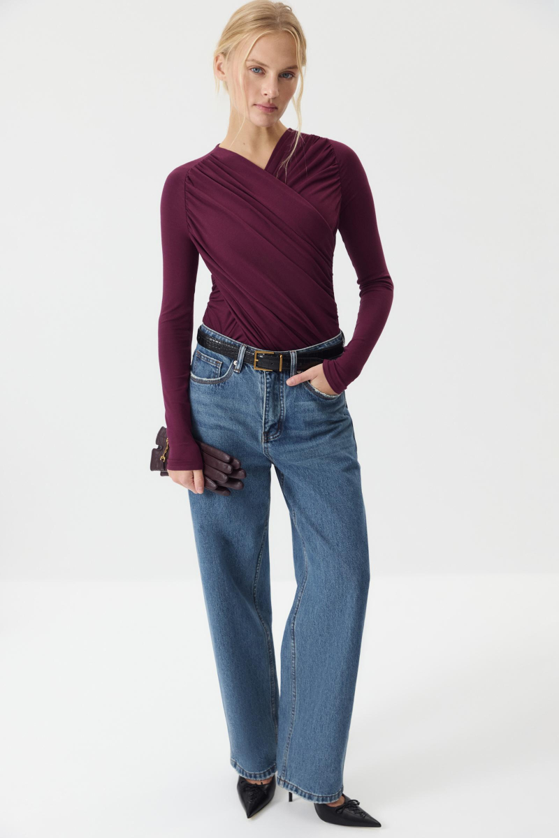 Лонгслив с драпировкой Charmstore, цвет: сливовый, 205-44265-680 купить онлайн Лонгслив с драпировкой Charmstore, цвет: сливовый, 205-44265-680 купить онлайн